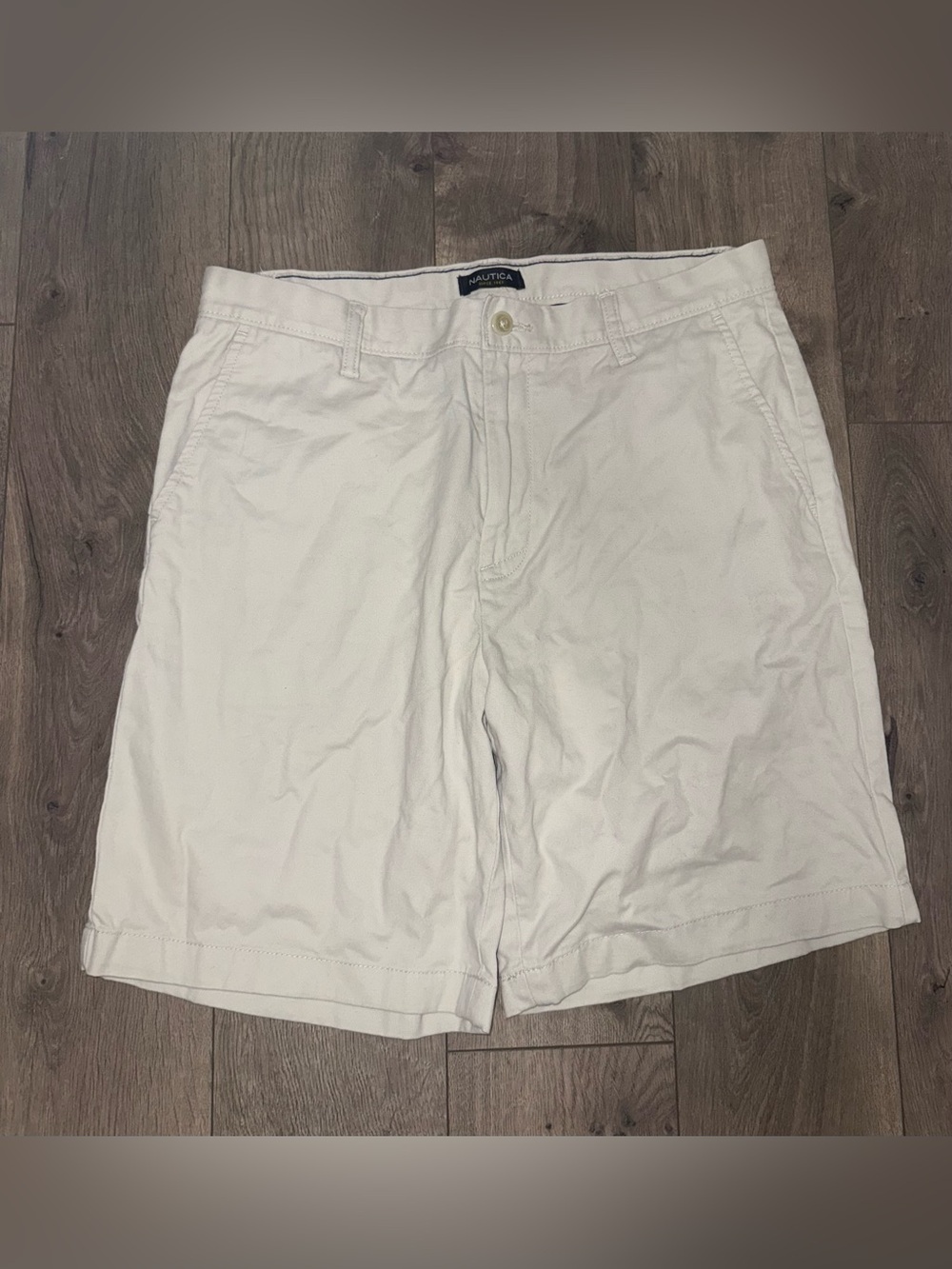 Nautica Men's Off-White Flat Front Shorts